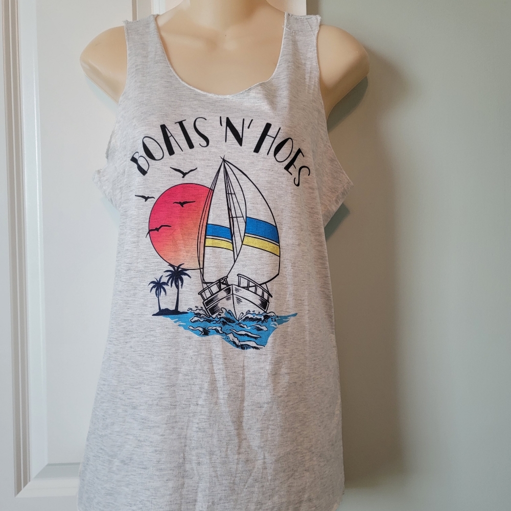 Boats & Hoes Cute graphic tee small